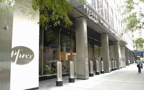 Pfizer agrees pricing and distribution deal with US government